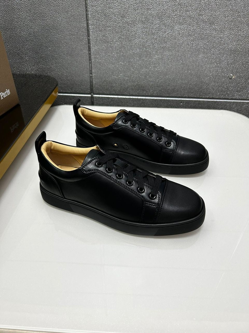 CHRISTIAN LOUBOUTIN - SUPER CLONE - original factory 1:1 - black leather