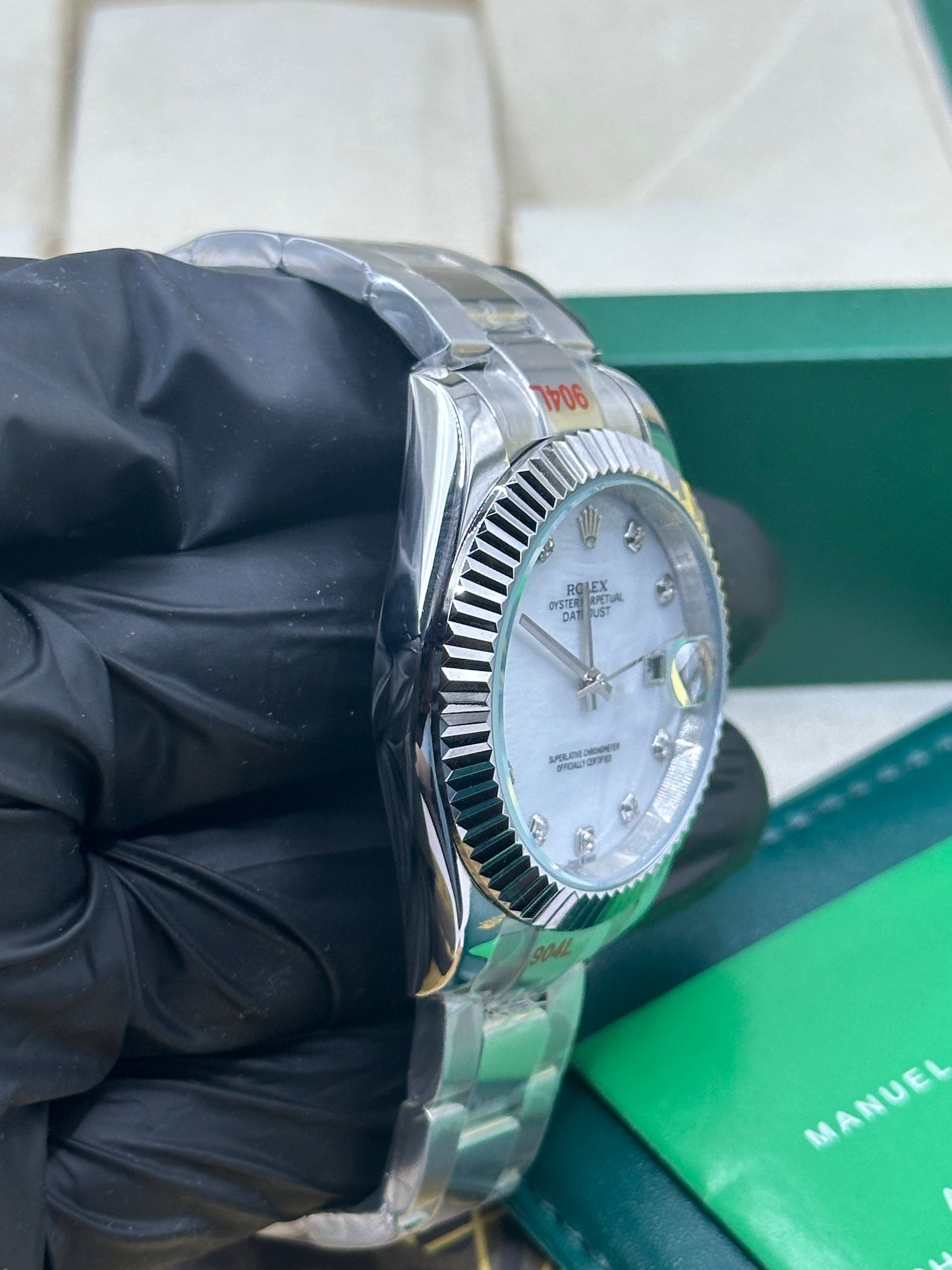 U1 Factory Rolex Datejust, 41mm Stahl, Perlmutt-Zifferblatt mit Diamantindizes, geriffelte Lünette - Automatik