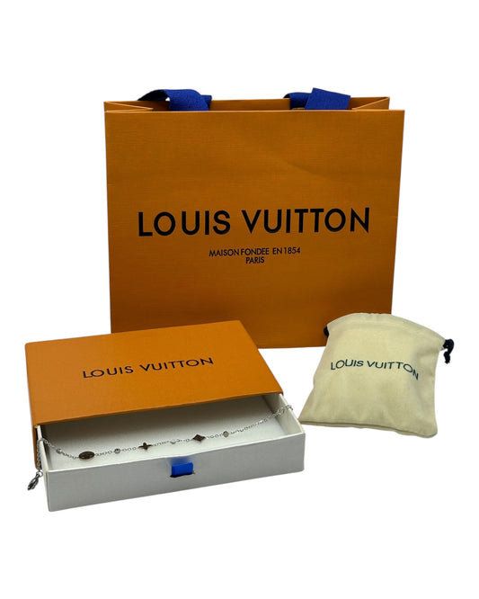 Louis Vuitton Armband mit Anhängern – Silberfarbenes Armband