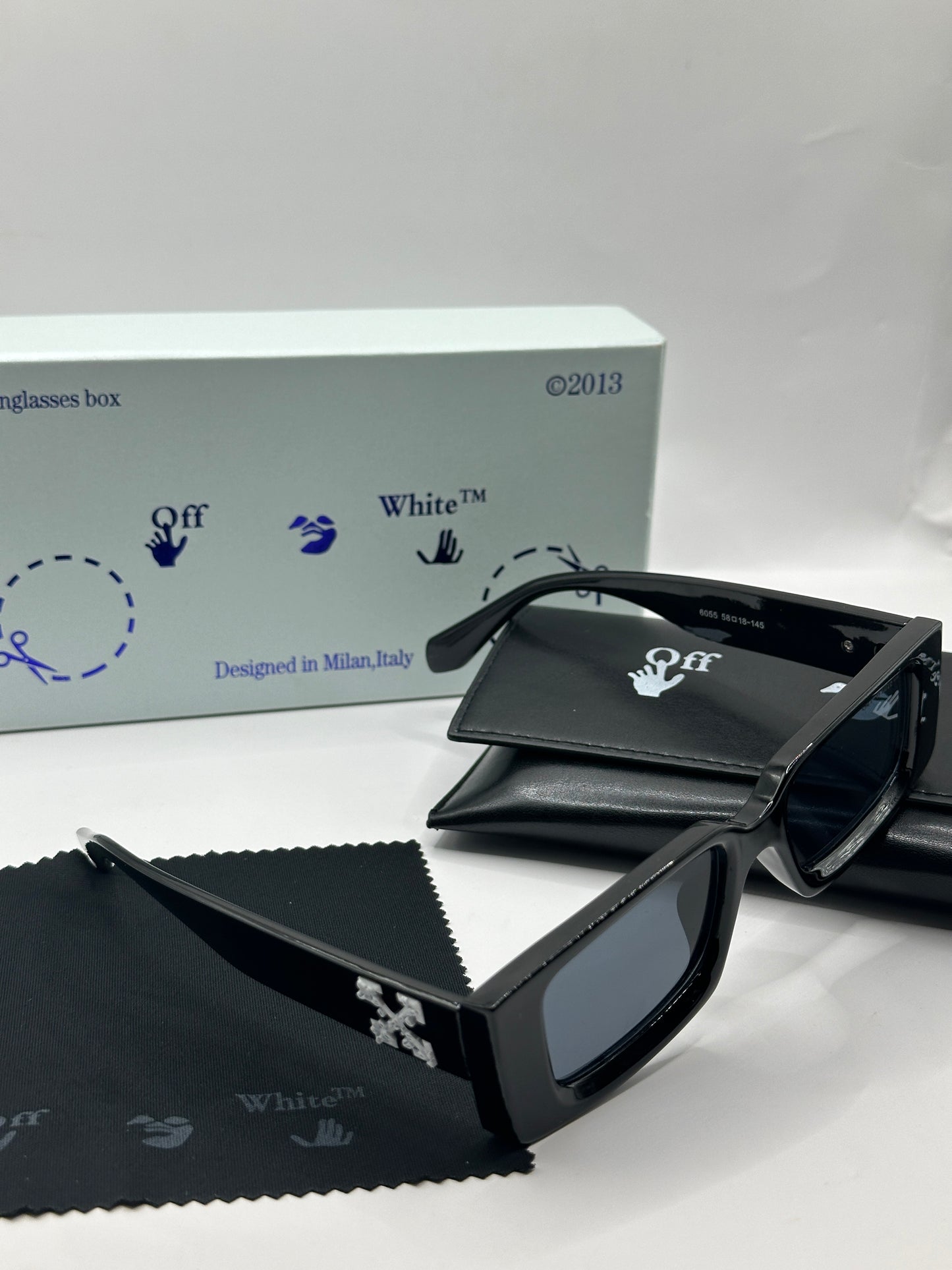 Off White Brille mit weißer Logo O1