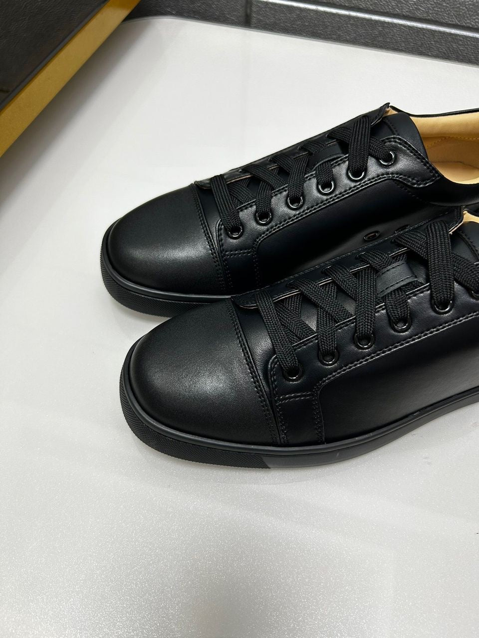 CHRISTIAN LOUBOUTIN - SUPER CLONE - original factory 1:1 - black leather