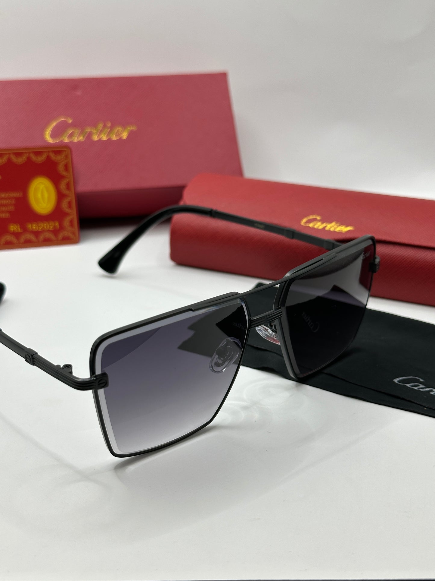 Cartier Sonnenbrille in Schwarz C3