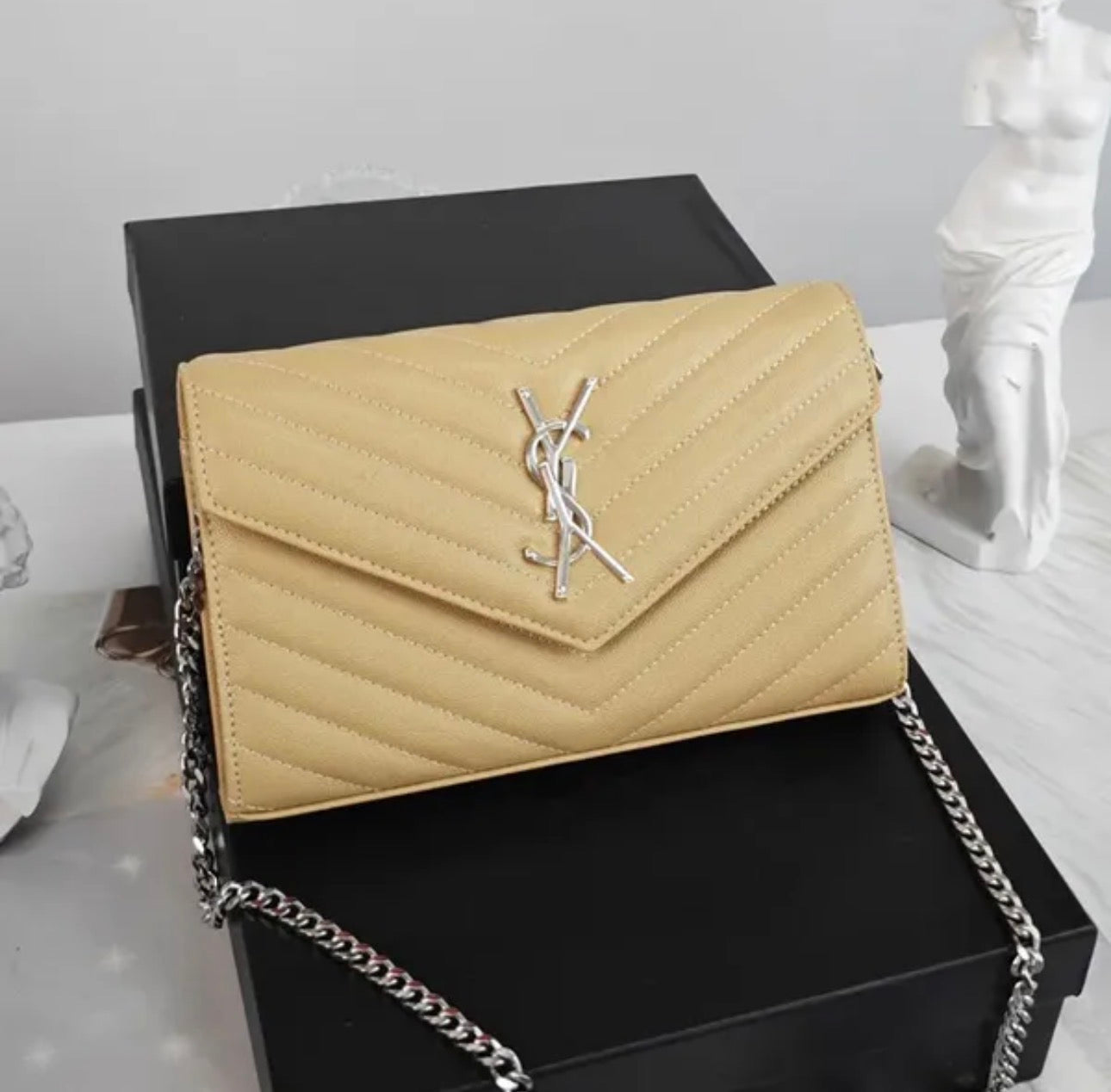 SAINT LAURENT CASSANDRE ENVELOPE CHAIN WALLET IN GRAIN DE POUDRE LEATHER - mit Box – 1:1 HIGH END