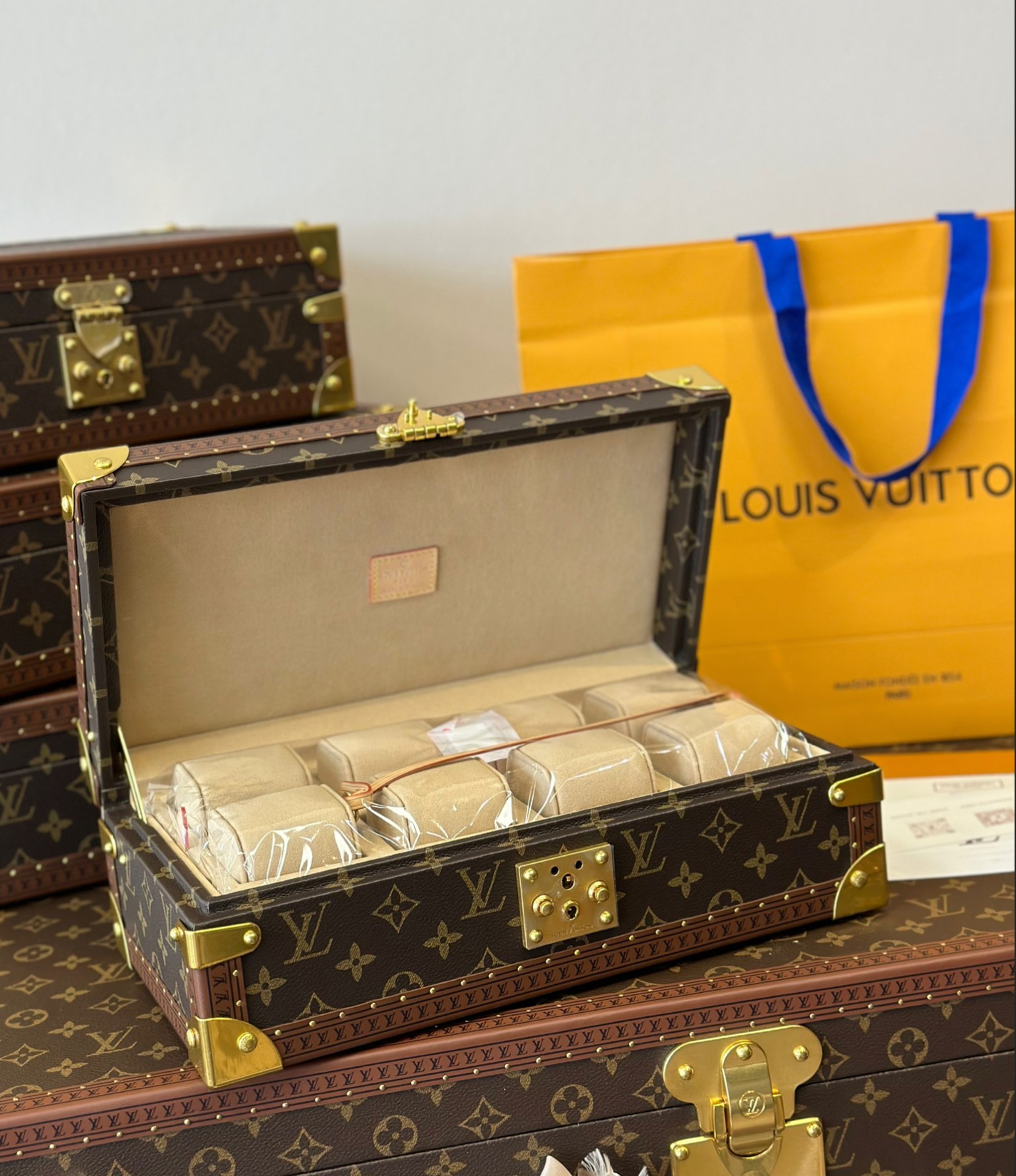 LOUIS VUITTON COFFRET 8 MONTRES – Full Set - 1:1 HIGH END