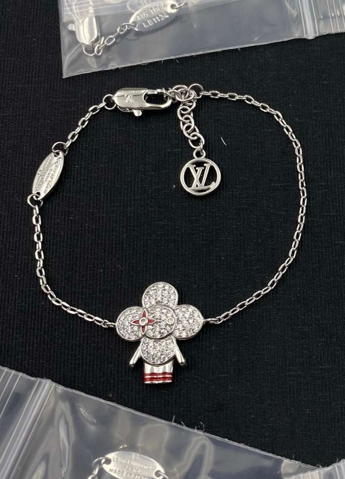 LOUIS VUITTON VIVIENNE CRYSTAL BRACELET – FULL SET – 1:1 HIGH END