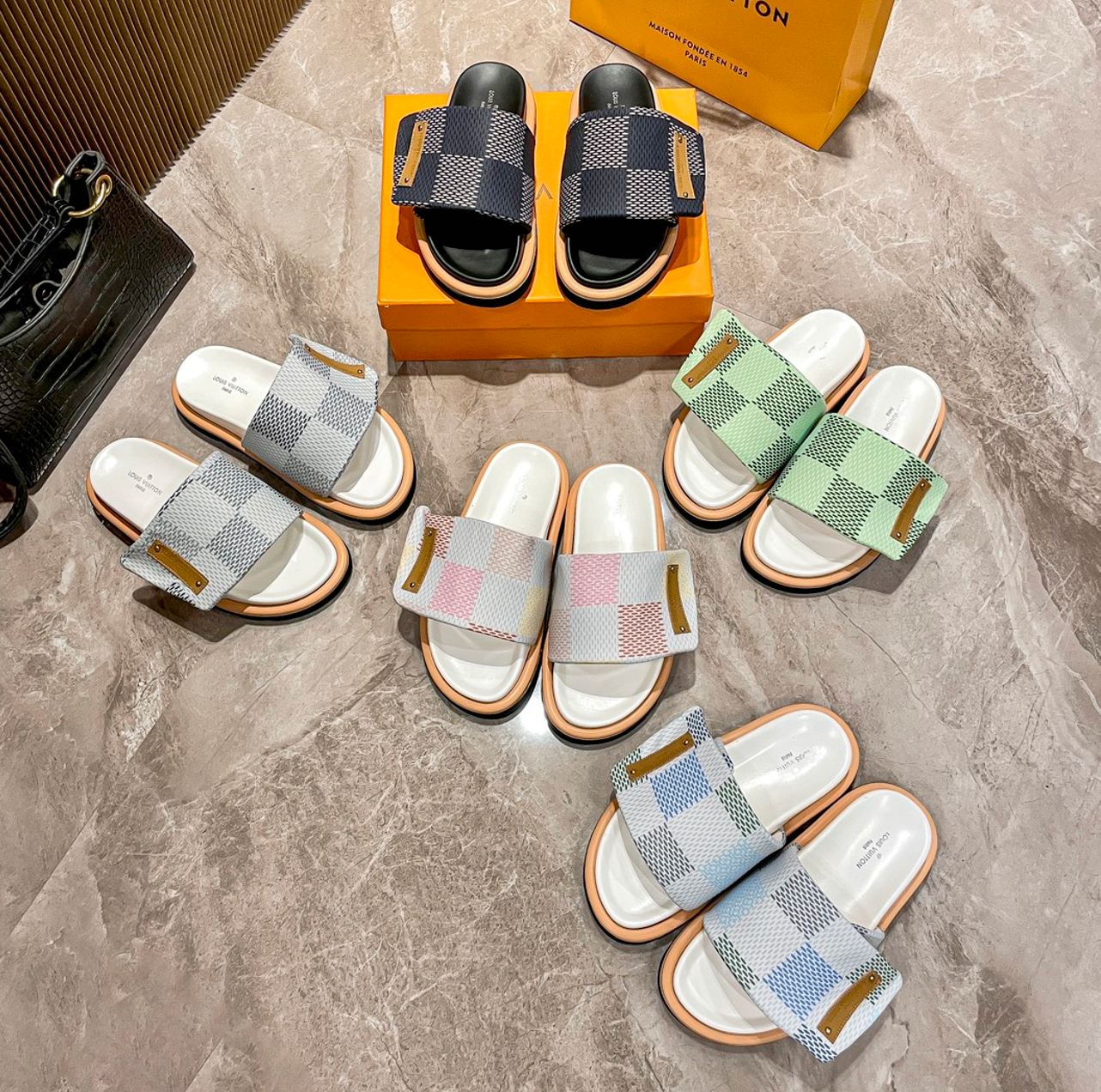 LOUIS VUITTON POOL PILLOW COMFORT DAMIER SANDALS – FULL SET – 1:1 HIGH END