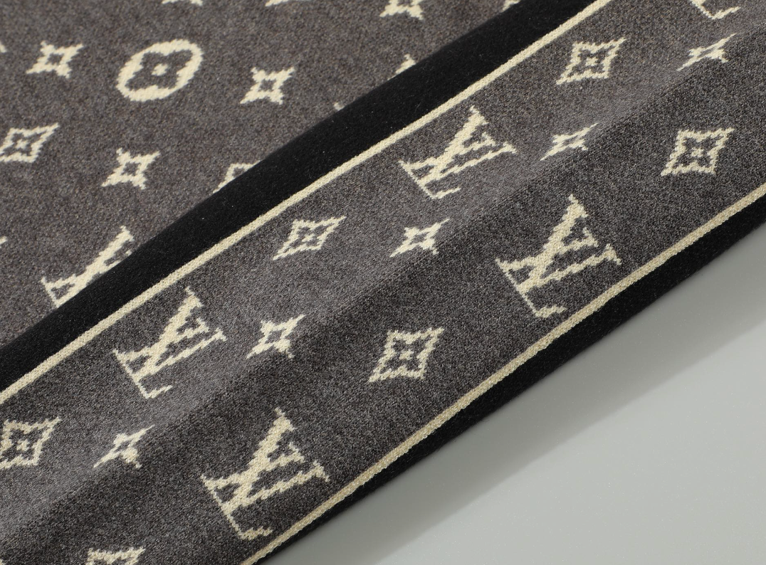 LOUIS VUITTON MONOGRAM PATCHWORK KNIT SWEATER – 1:1 HIGH END