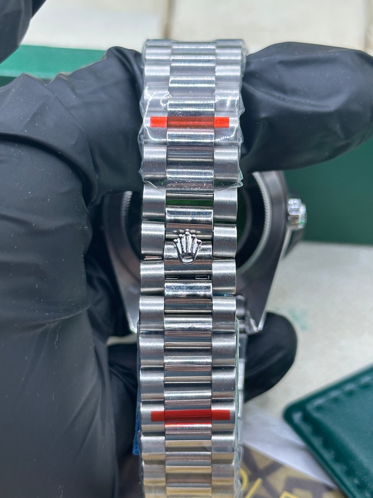 Rolex Day-Date Full Diamond Dial, Bezel and Roman Markers, 40mm White Gold President - U1 FACTORY - AUTOMATIK