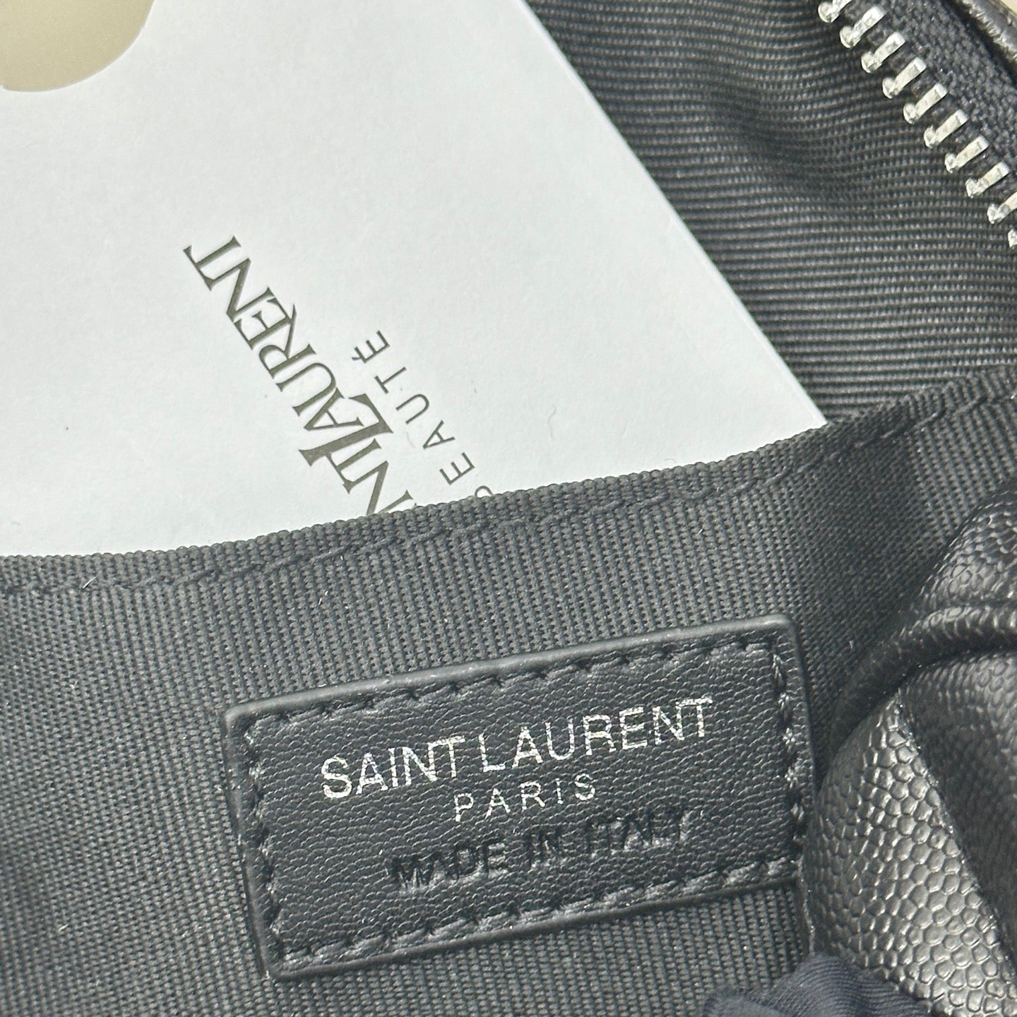 SAINT LAURENT Grain De Poudre Matelasse Chevron Quilted Round Vinyle Camera Bag - 1:1 HIGH END