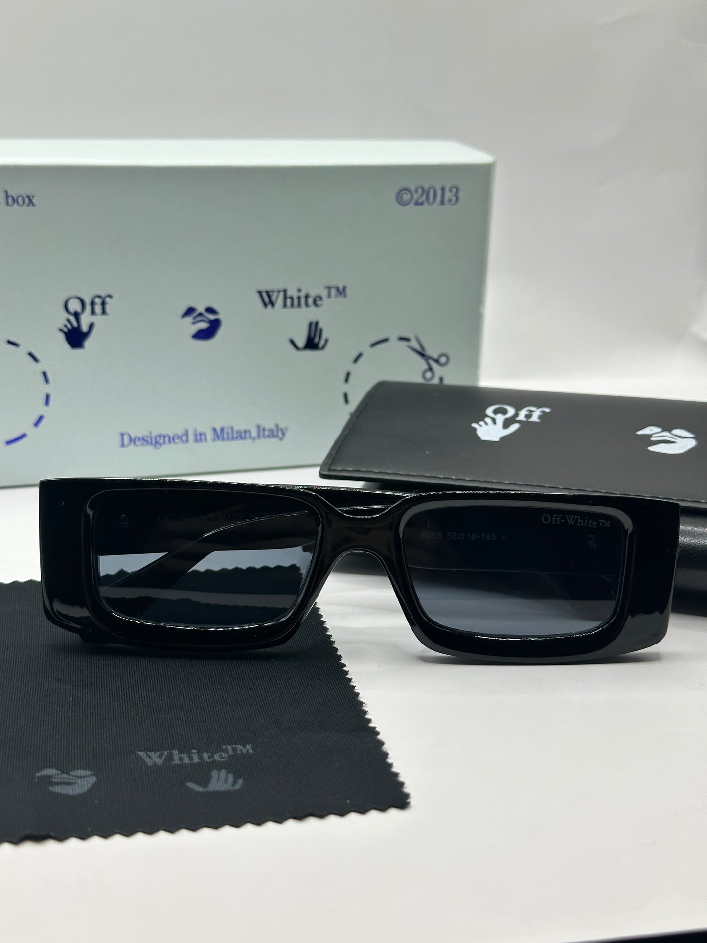 Off White Brille mit weißer Logo O1