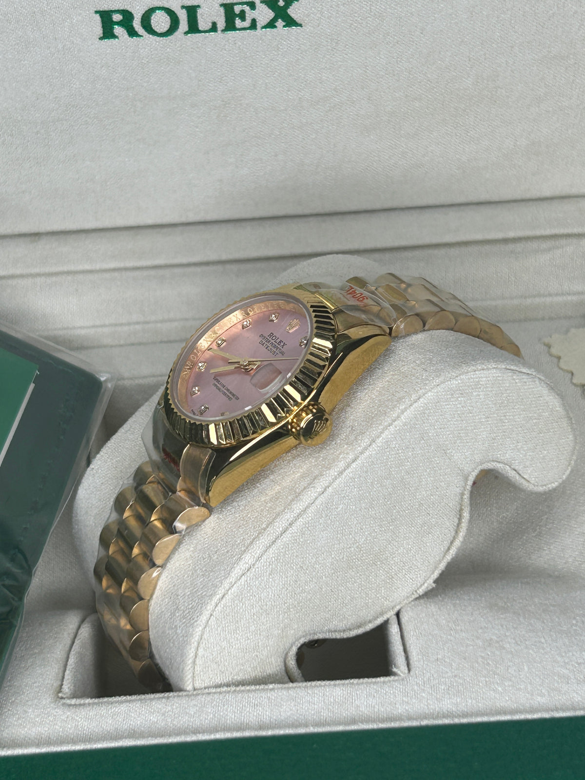 ROLEX DATE JUST - MODÈLE FEMME - CADRAN ROSE - OR
