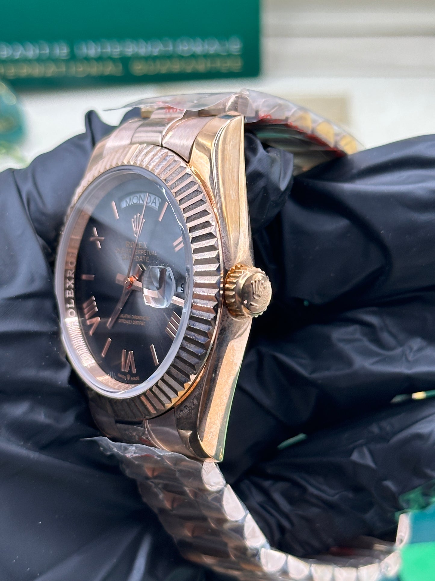Rolex Day-Date Black Roman Dial, 40mm Yellow Gold President - U1 FACTORY - AUTOMATIK