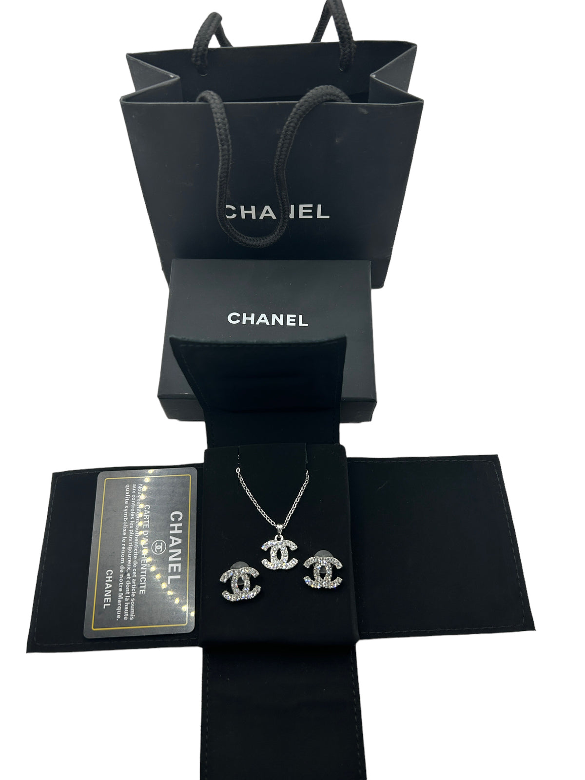 CHANEL SET - OHRRINGE + HALSKETTE - FULLSET