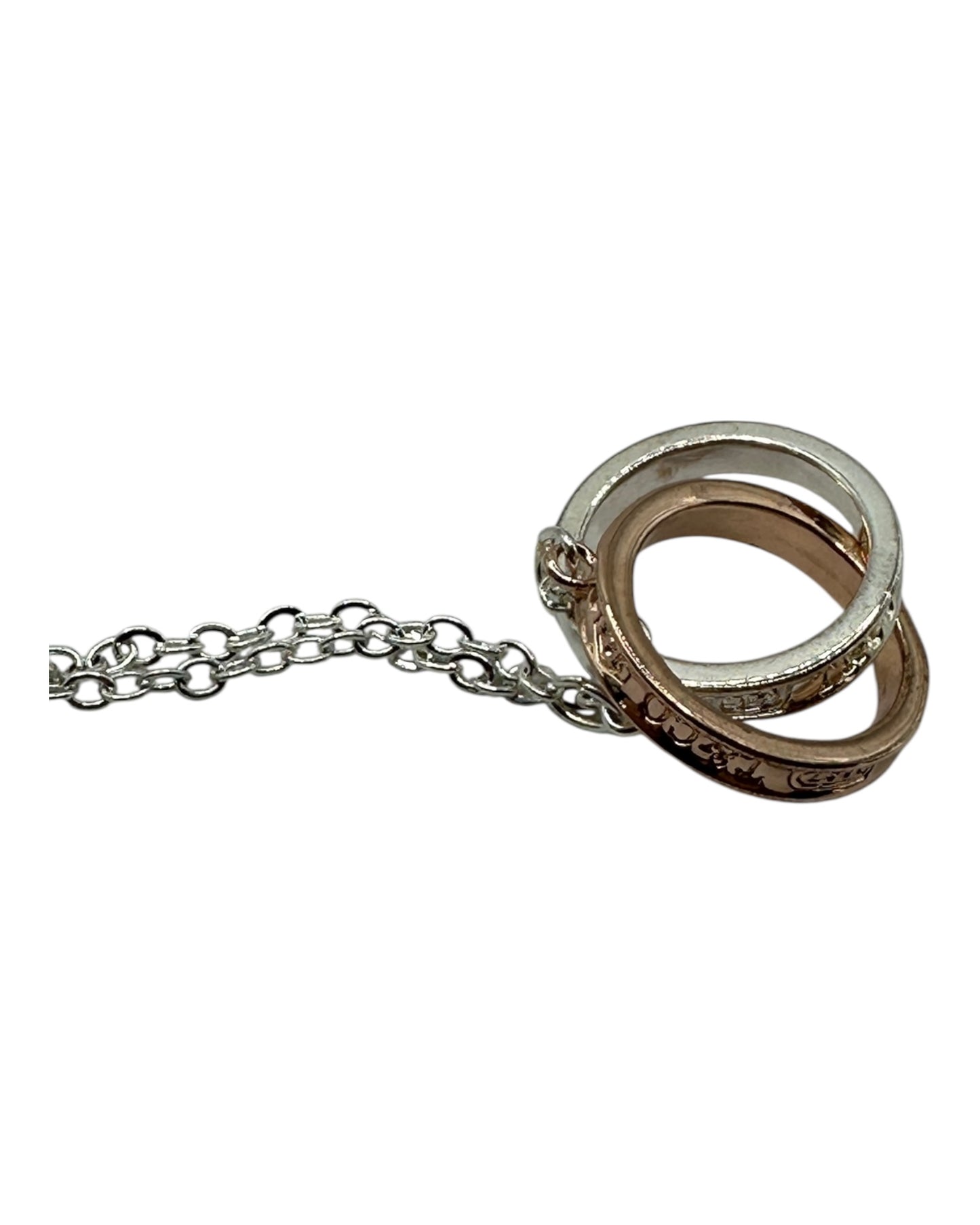 Silber- und Roségold-Halskette mit Doppelring-Anhänger