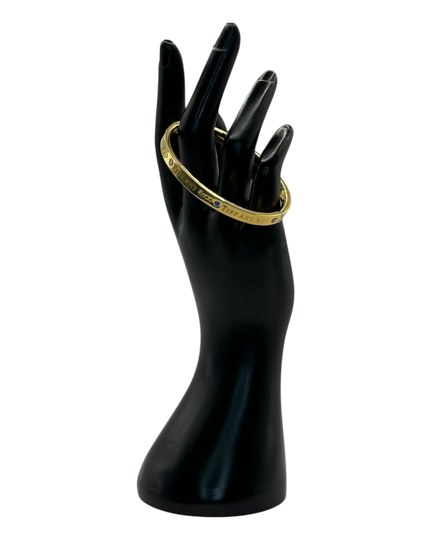 Tiffany & Co. Klassisches Armband mit Logogravur in Gold
