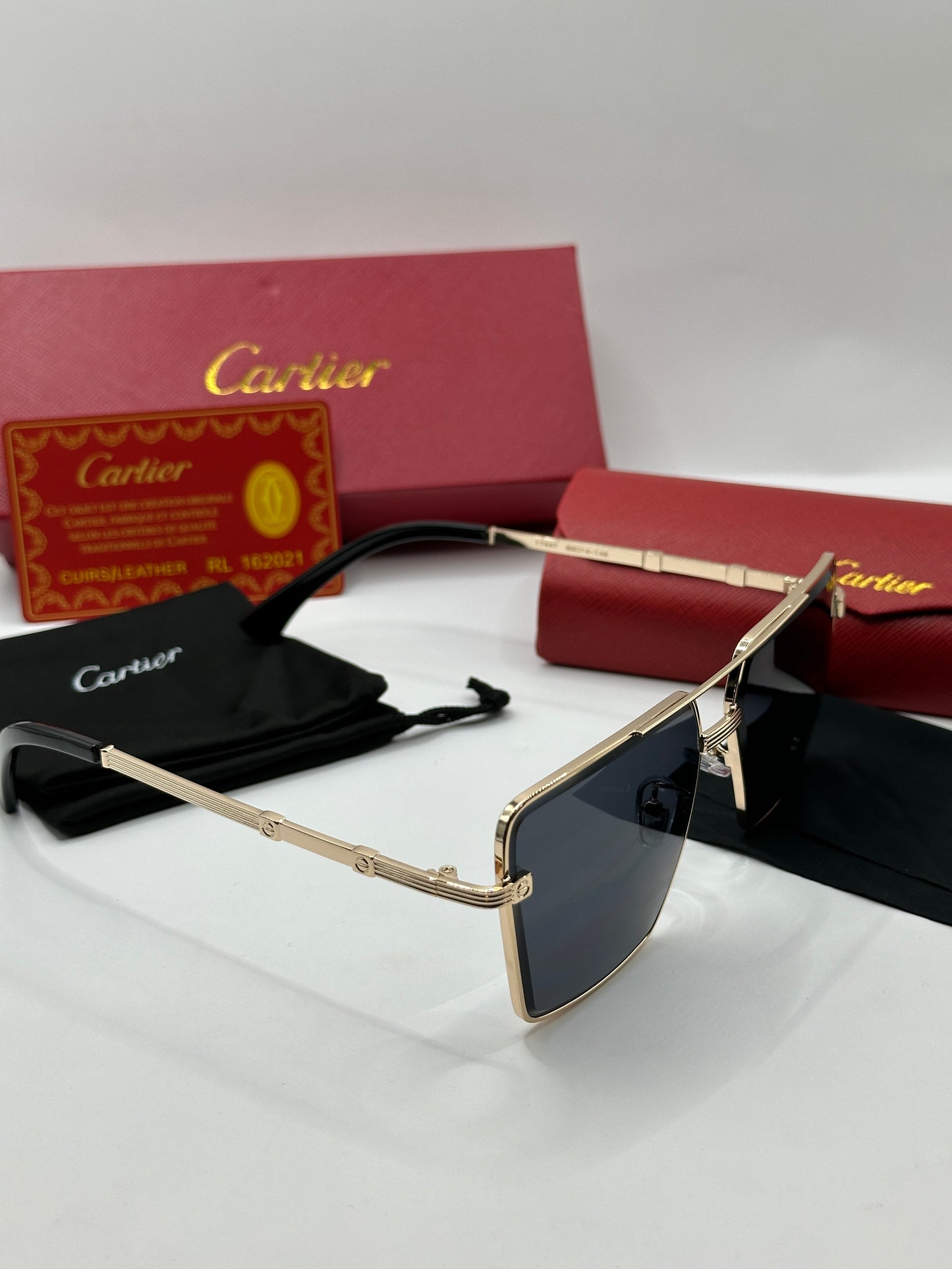 Cartier Sonnenbrille in Roségold mit dunkle Gläser C5