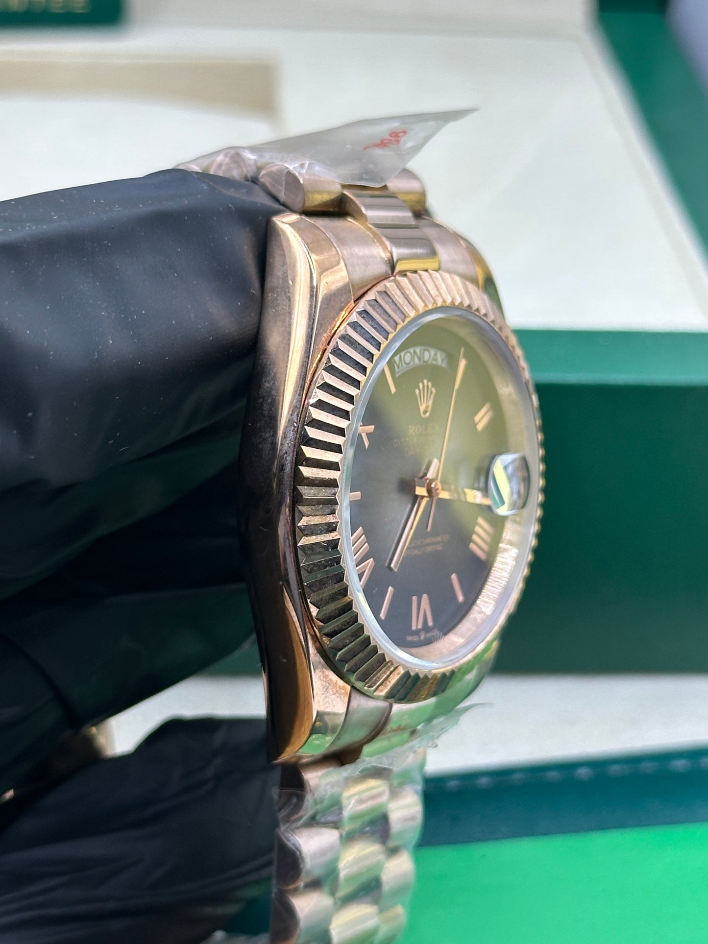 Rolex Day-Date Black Roman Dial, 40mm Yellow Gold President - U1 FACTORY - AUTOMATIK