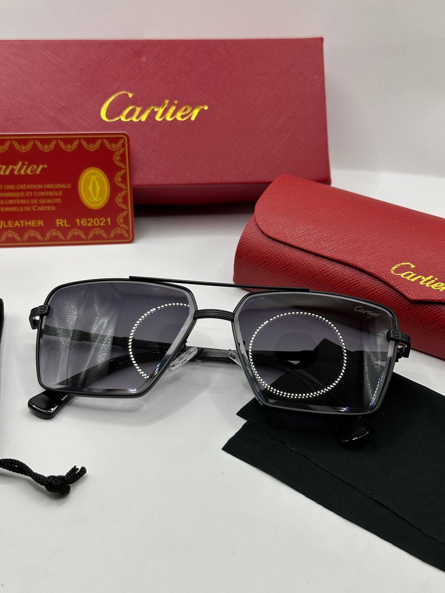 Cartier Sonnenbrille in Schwarz C3