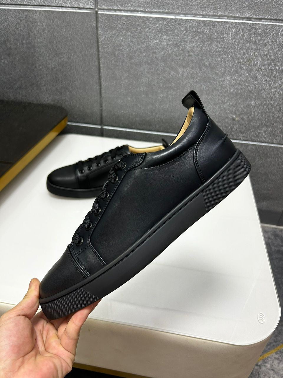 CHRISTIAN LOUBOUTIN - SUPER CLONE - original factory 1:1 - black leather