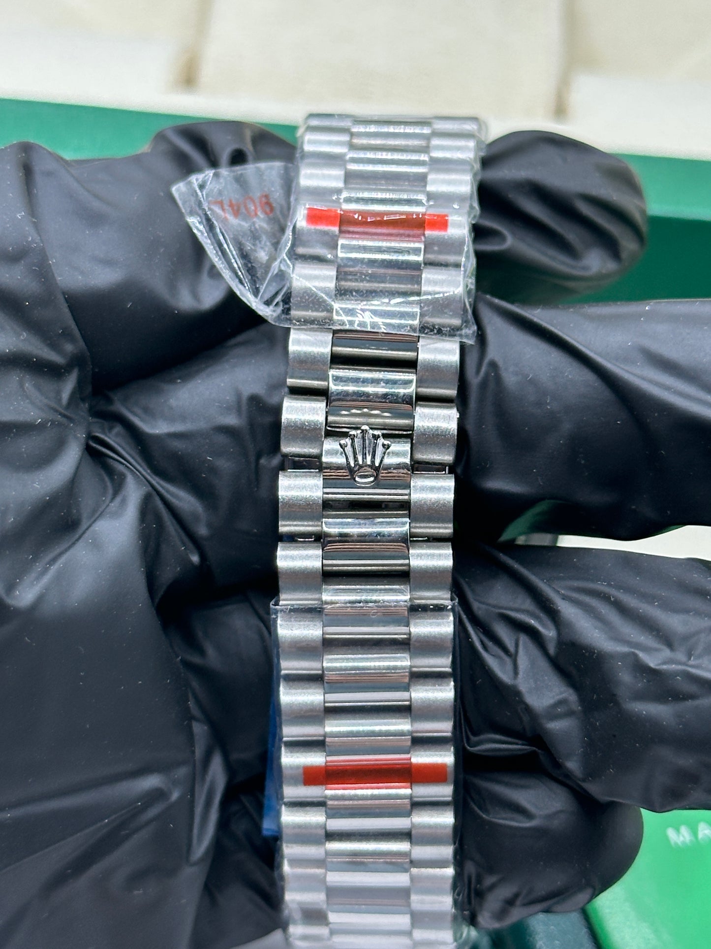 Rolex Day-Date Full Diamond Dial and Bezel, 40mm White Gold President - U1 FACTORY - AUTOMATIK