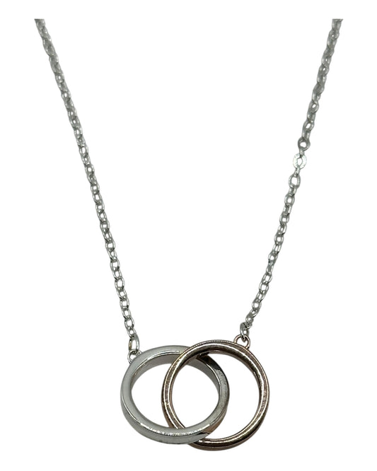 Silber- und Roségold-Halskette mit Doppelring-Anhänger