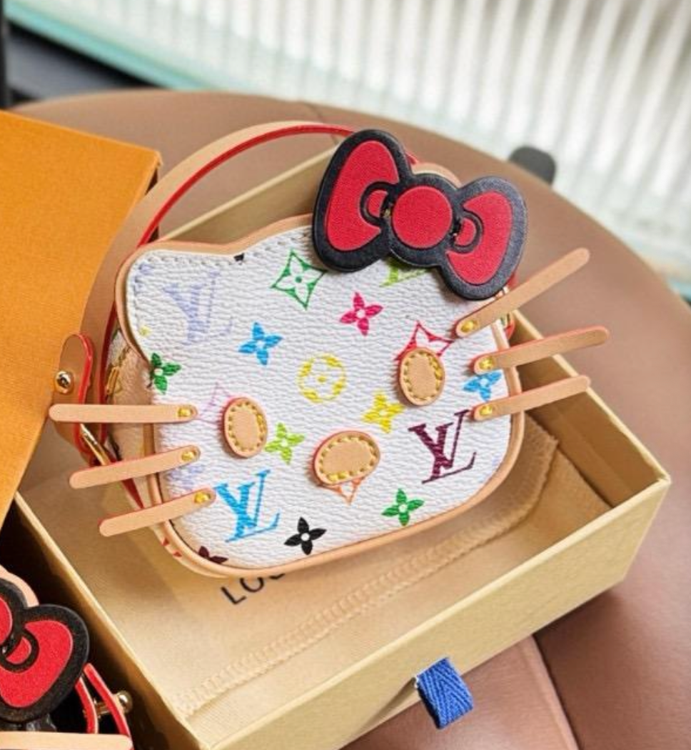 LOUIS VUITTON & HELLO KITTY - SCHLÜSSELANHÄNGER / KEYCHAIN SET - MIT BOX - HIGH END 1:1