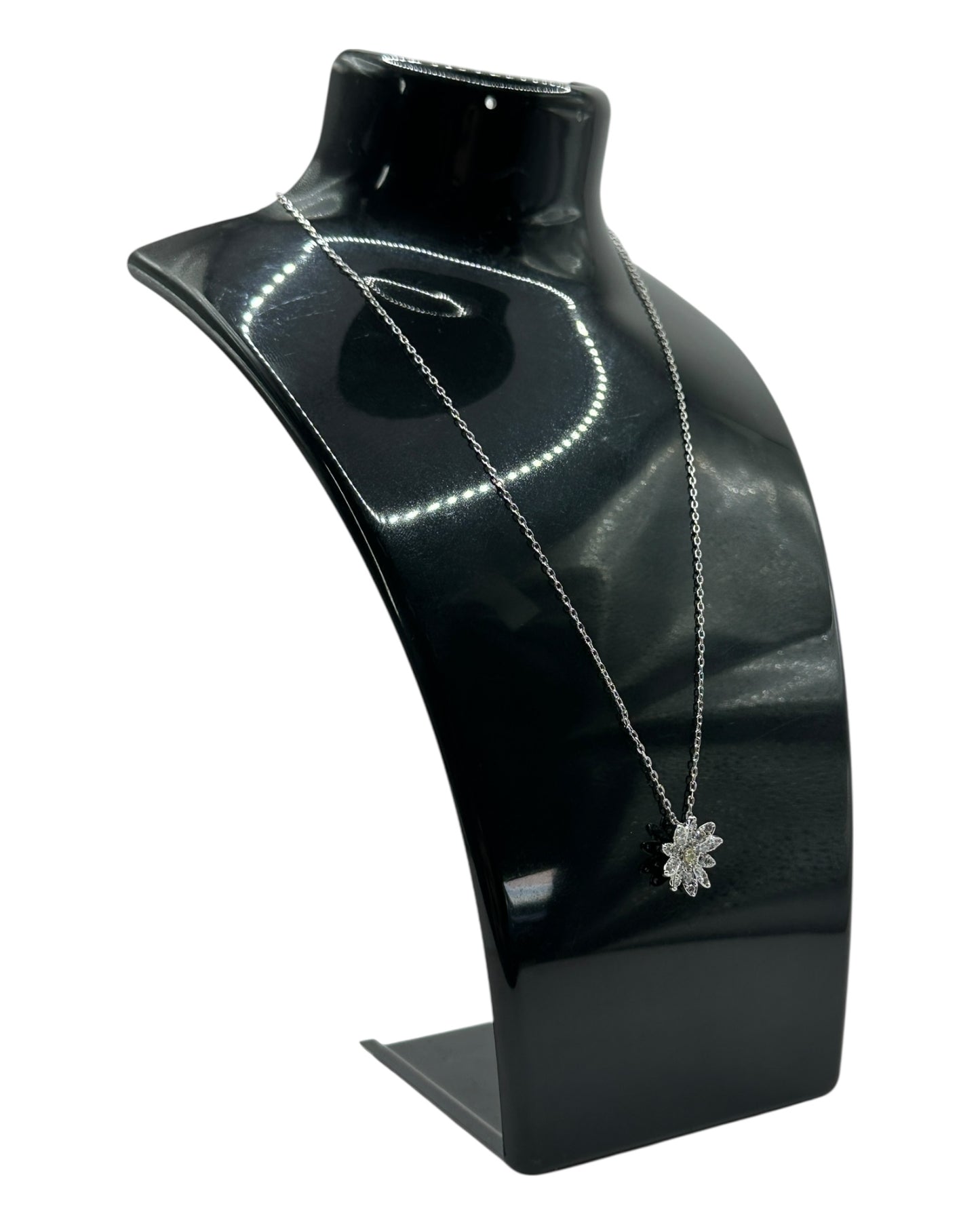 Swarovski Halskette mit Margeriten-Anhänger und Kristallen