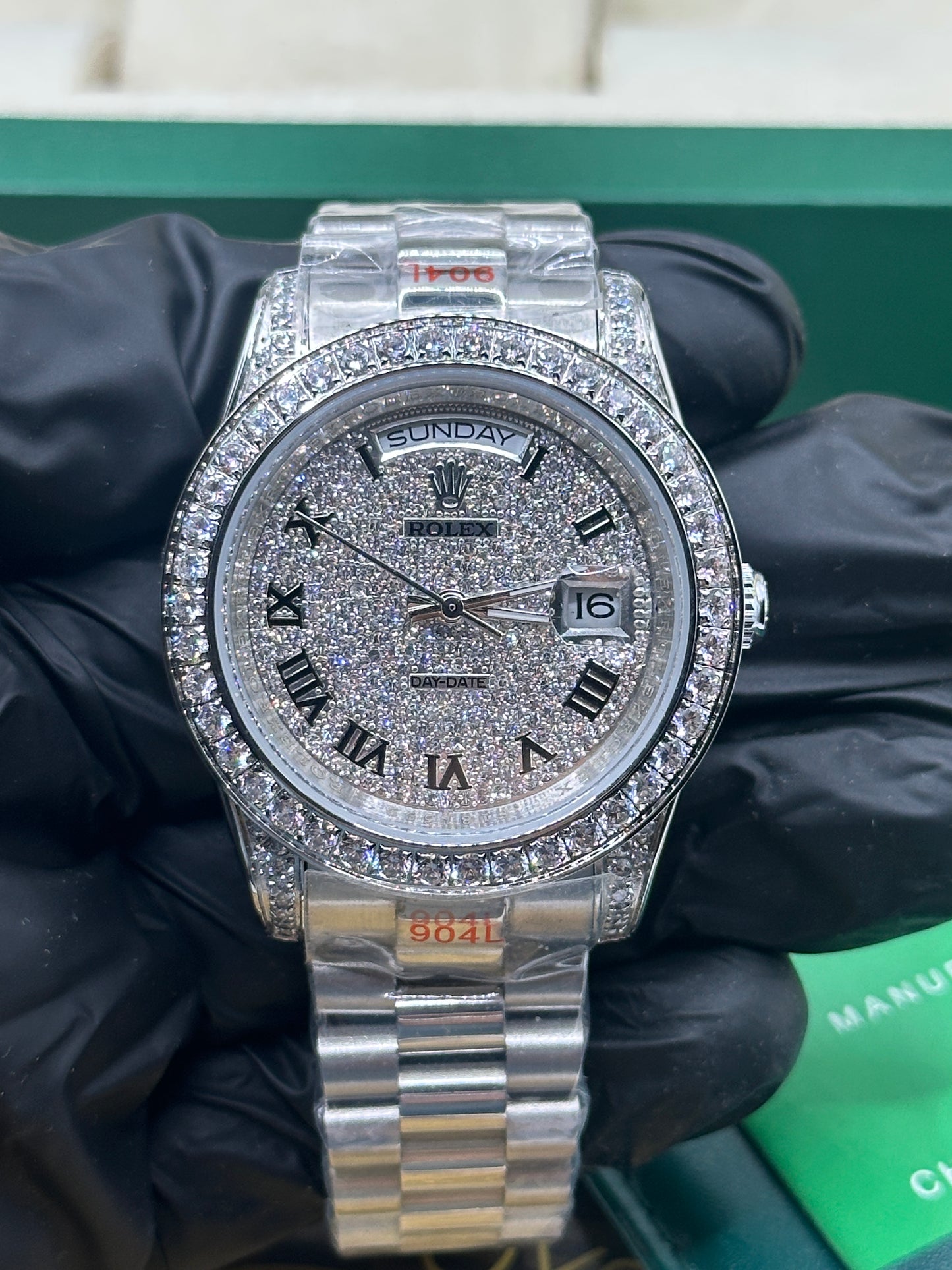 Rolex Day-Date Full Diamond Dial, Bezel and Roman Markers, 40mm White Gold President - U1 FACTORY - AUTOMATIK