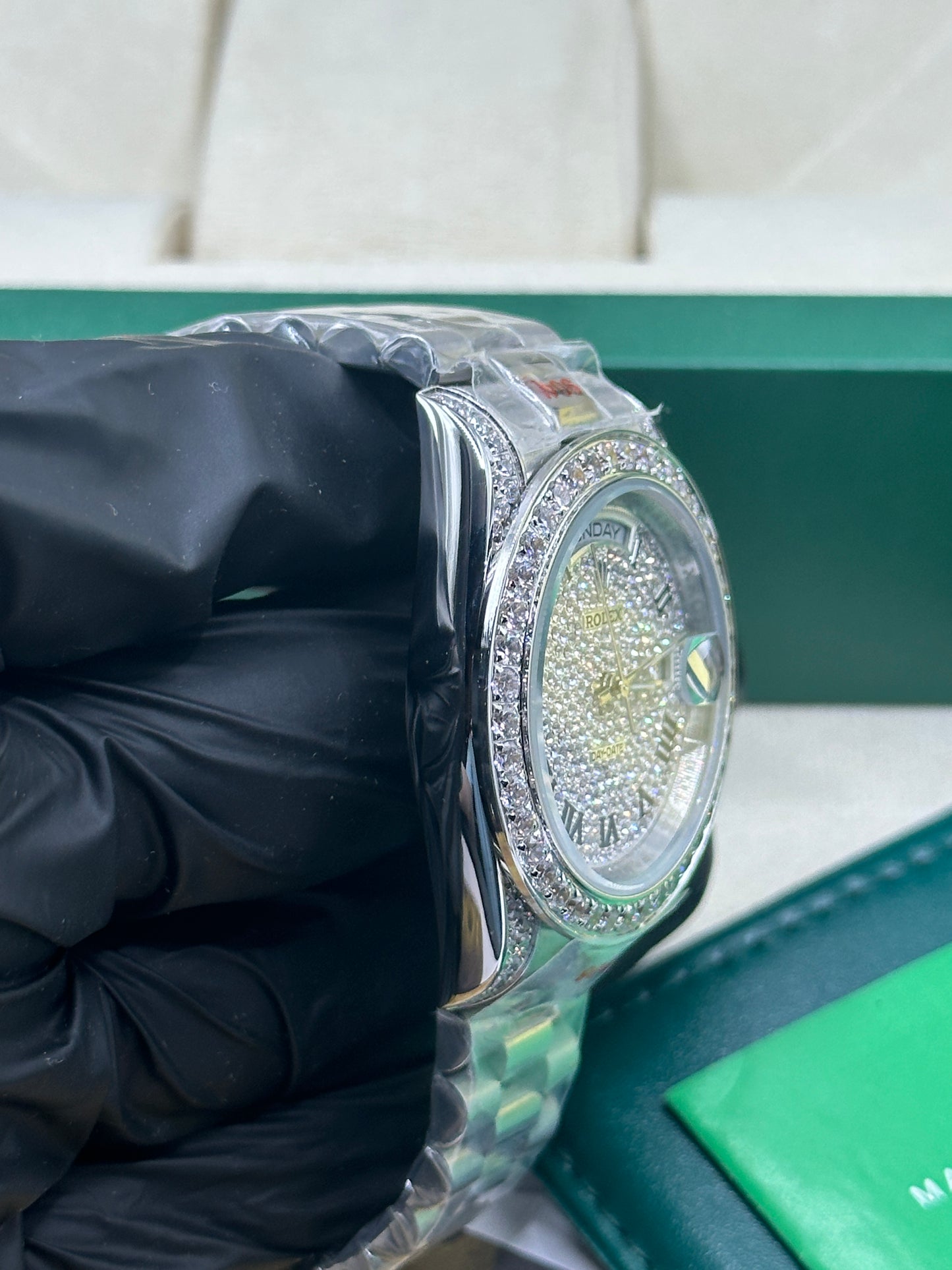 Rolex Day-Date Full Diamond Dial, Bezel and Roman Markers, 40mm White Gold President - U1 FACTORY - AUTOMATIK