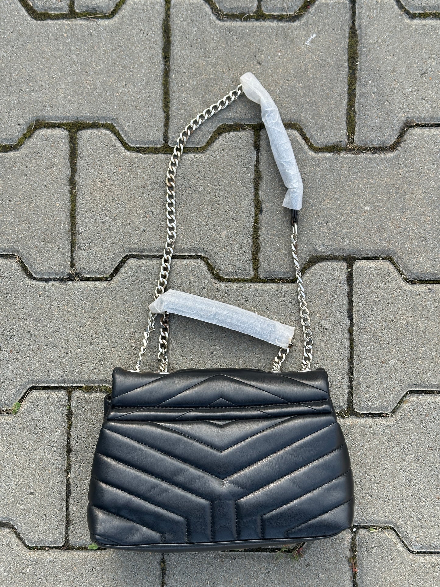 YSL SCHULTERTASCHE MIT STEPP-MUSTER UND SILBERNEM LOGO | 1:1 REPLICA