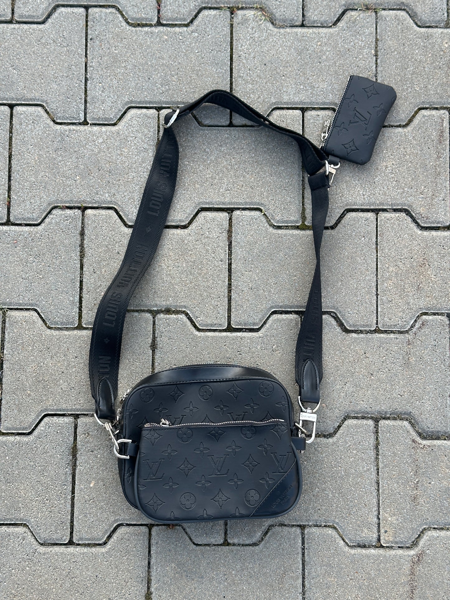 LOUIS VUITTON UMHÄNGETASCHE MONOGRAM IN SCHWARZ MIT POCHETTE 1:1 REPLICA | PU LEDER