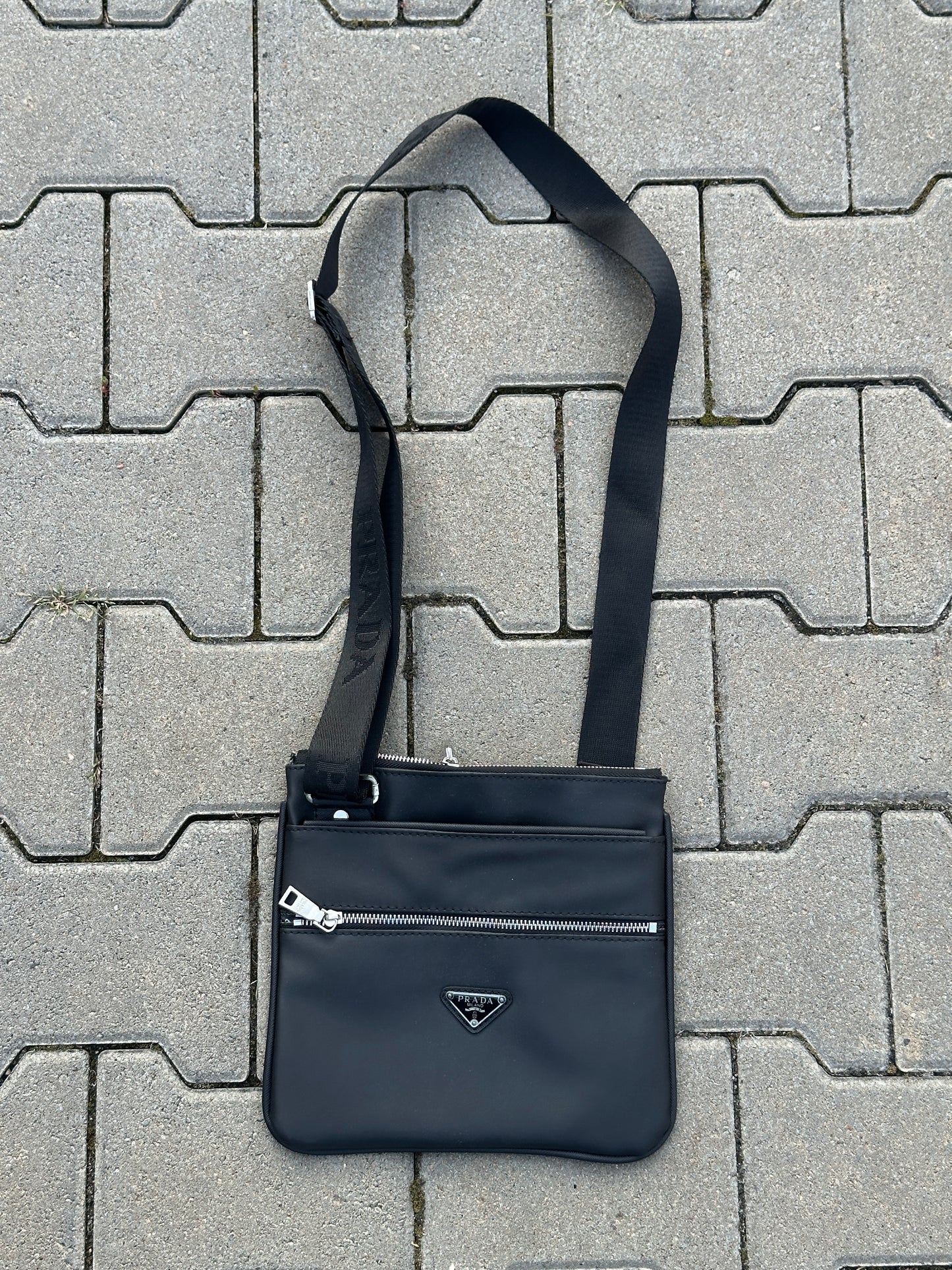 PRADA CROSSBODY BAG AUS NYLON IN SCHWARZ 1:1 REPLICA