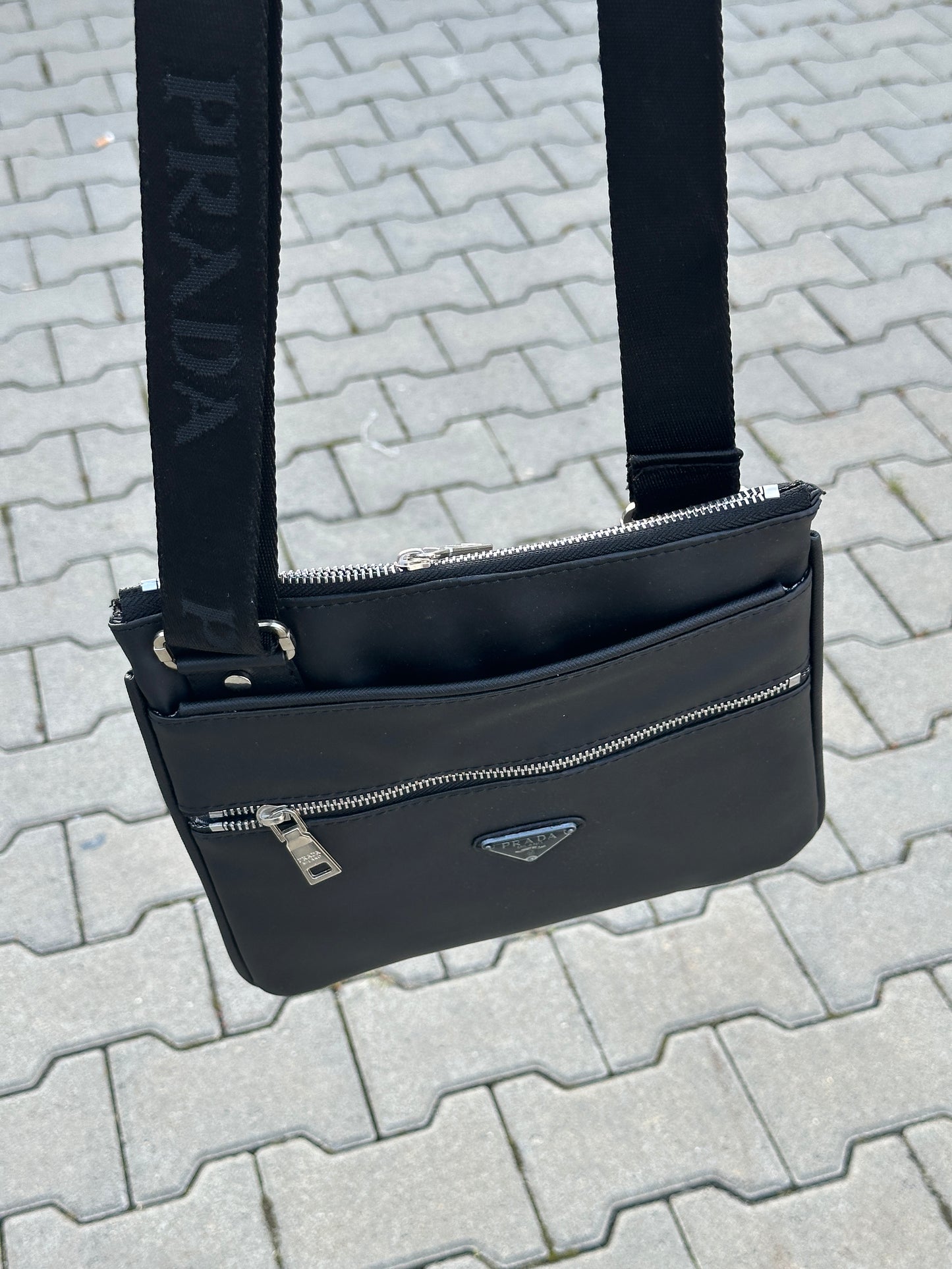 PRADA CROSSBODY BAG AUS NYLON IN SCHWARZ 1:1 REPLICA