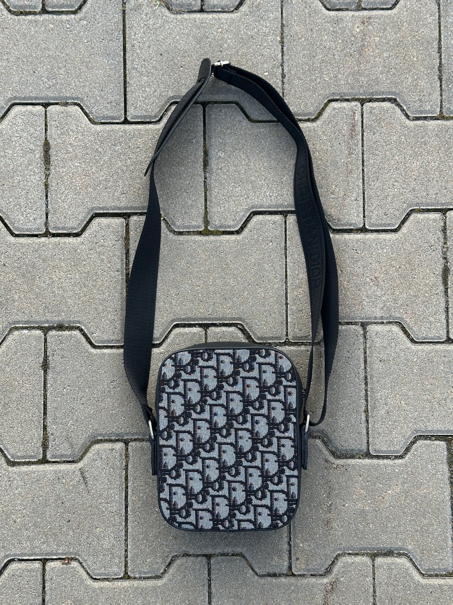 CHRISTIAN DIOR UMHÄNGETASCHE MONOGRAM IN SCHWARZ/WEISS | 1:1 REPLICA