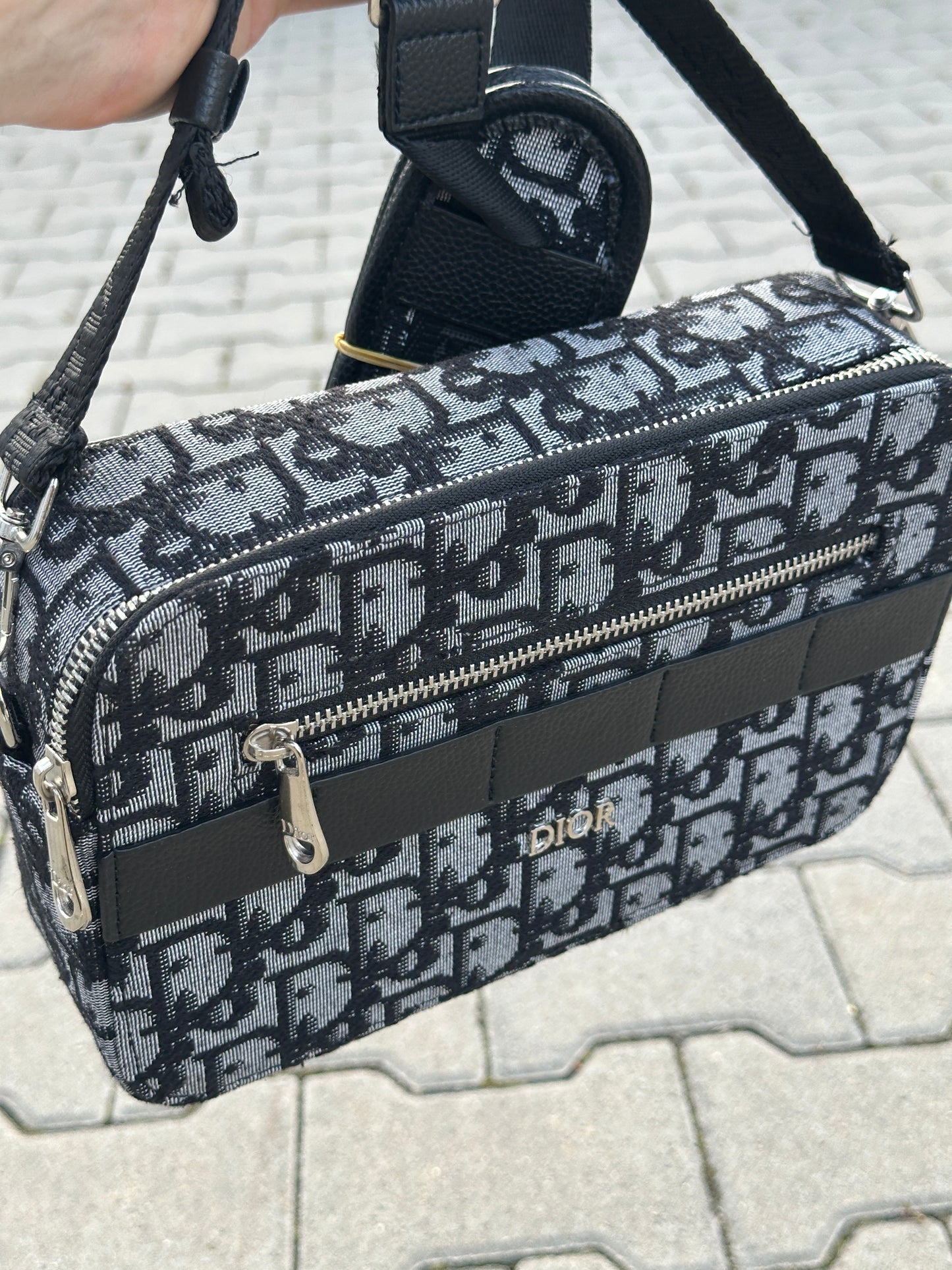 CHRISTIAN DIOR UMHÄNGETASCHE MONOGRAM IN SCHWARZ/WEISS | 1:1 REPLICA