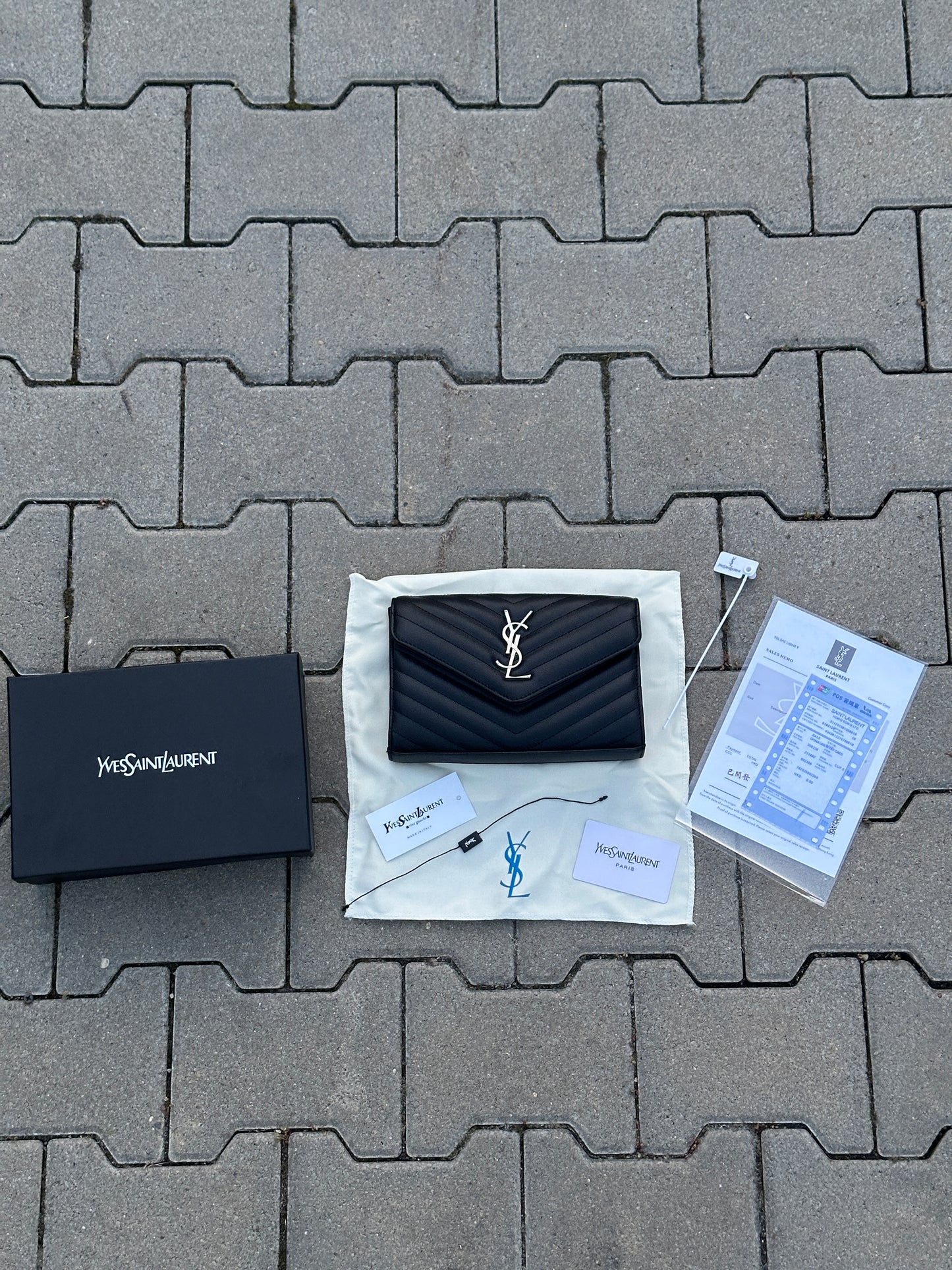YVES SAINT LAURENT ENVELOPE BAG IN SCHWARZ MIT SILBERNEM LOGO | 1:1 REPLICA