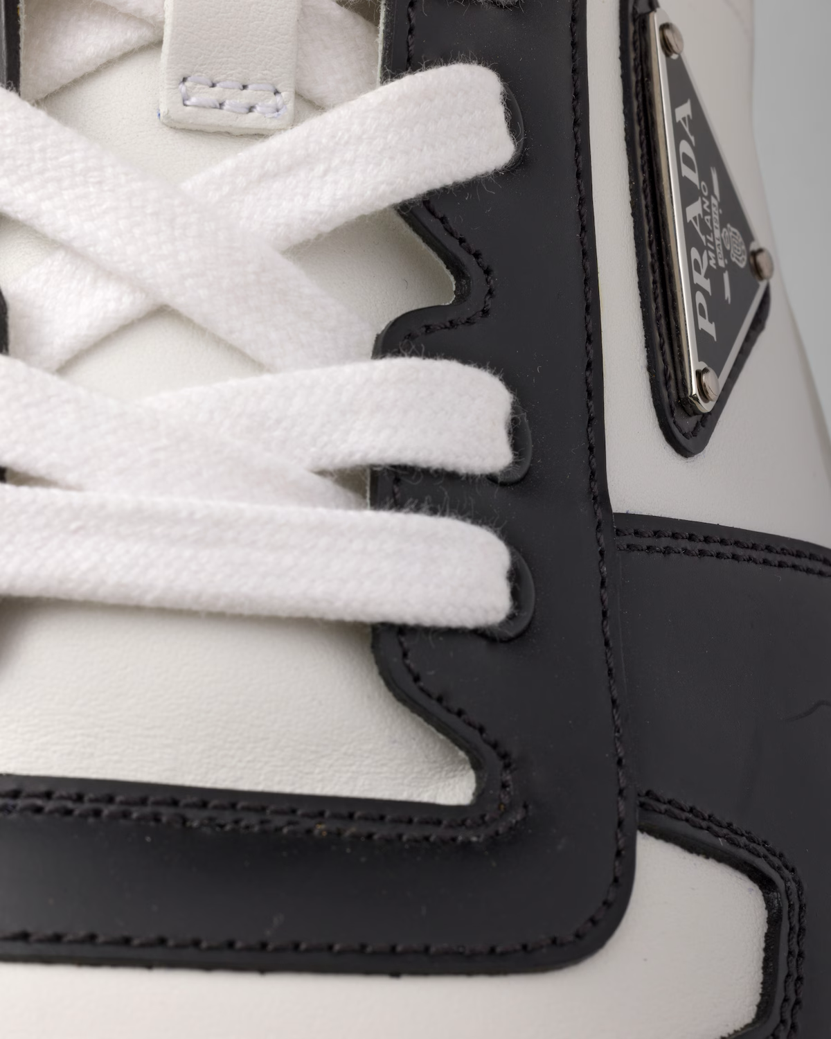 Prada Sneaker Black & White - HIGH QUALITY 1:1