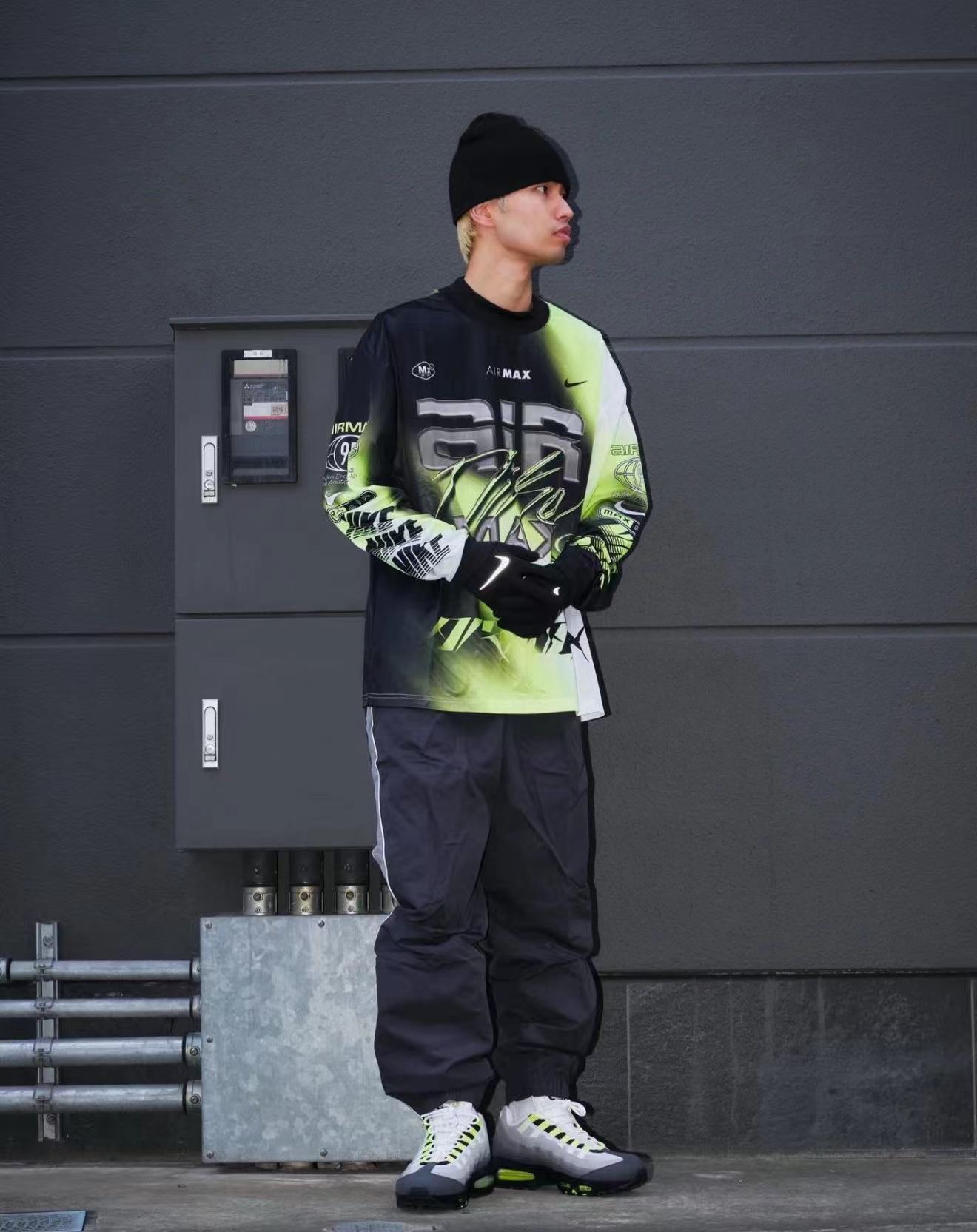 NIKE AIR MAX 95 CULTURE OF FOOTBALL LONGSLEEVE– mit Tags – 1:1 HIGH END