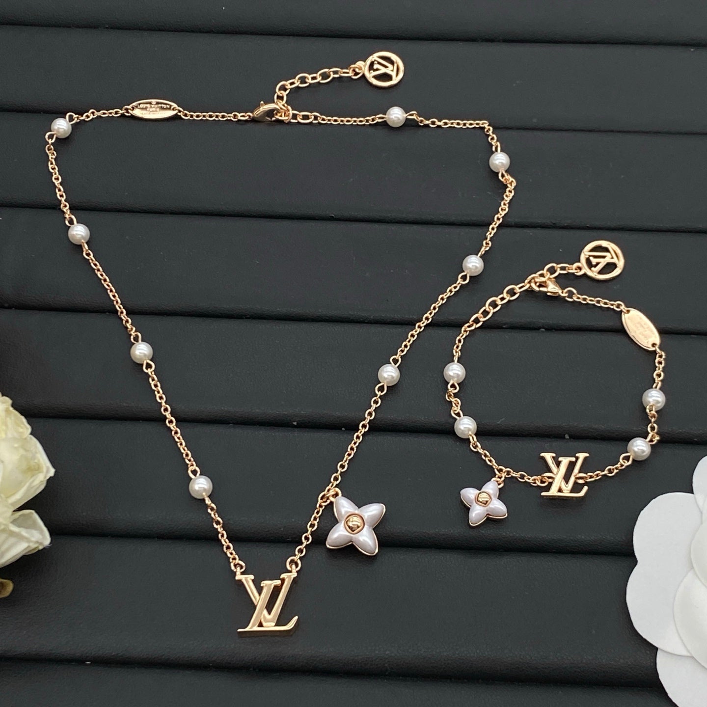 LOUIS VUITTON COLOR BLOSSOM PEARL NECKLACE & BRACELET SET – FULL SET – 1:1 HIGH END