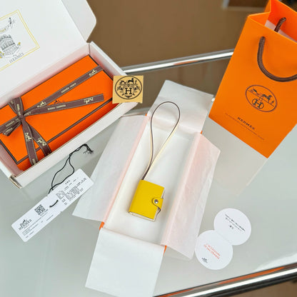 HERMÈS CARMEN NOTEBOOK CHARM – FULL SET – 1:1 HIGH END