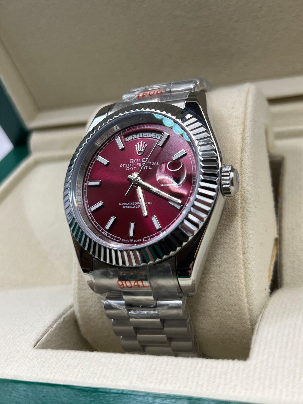 Rolex DAY-DATE WINE🍷, 40 mm, Or blanc - U1 FACTORY - AUTOMATIQUE