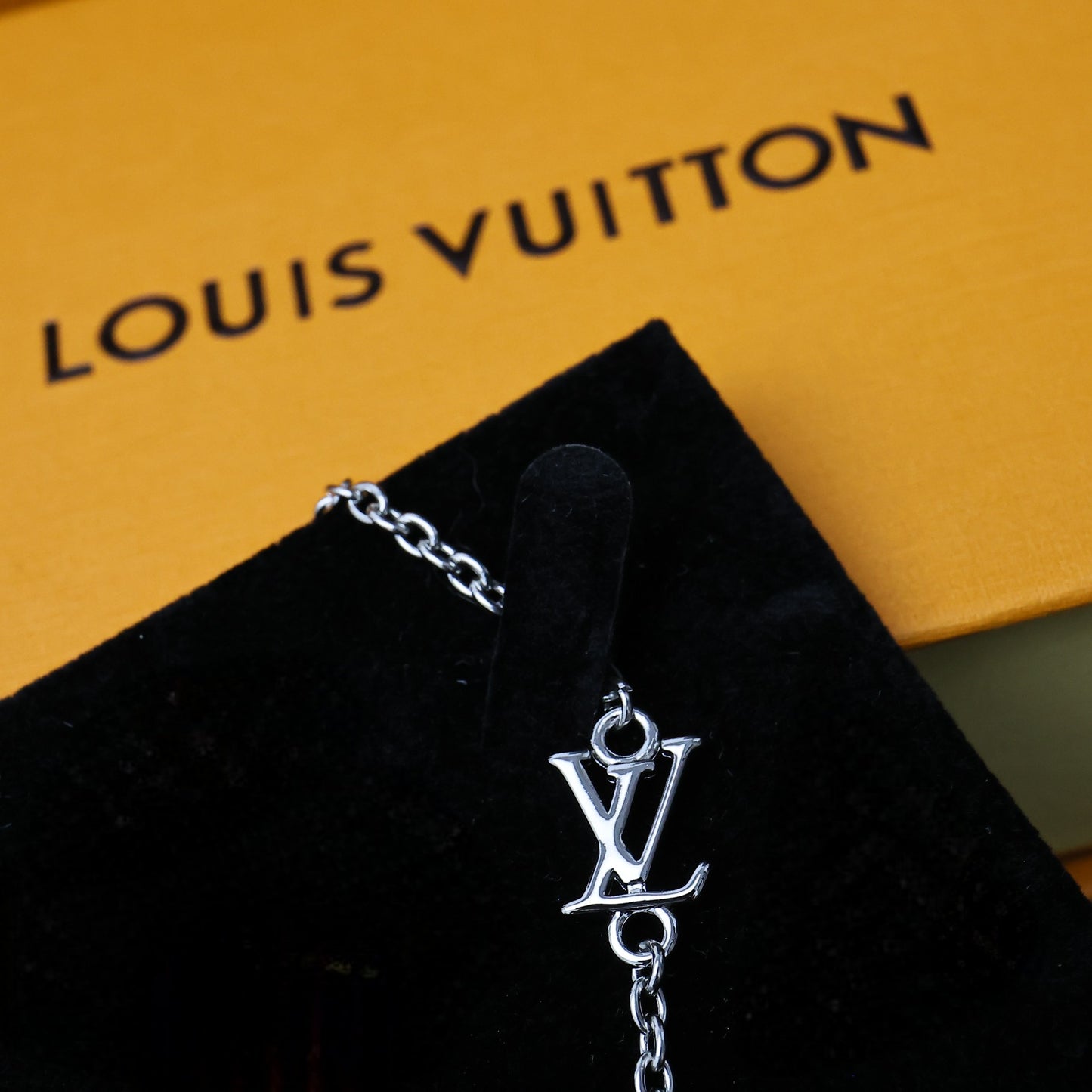LOUIS VUITTON ICONIC NECKLACE – Full Set  - 1:1 HIGH END