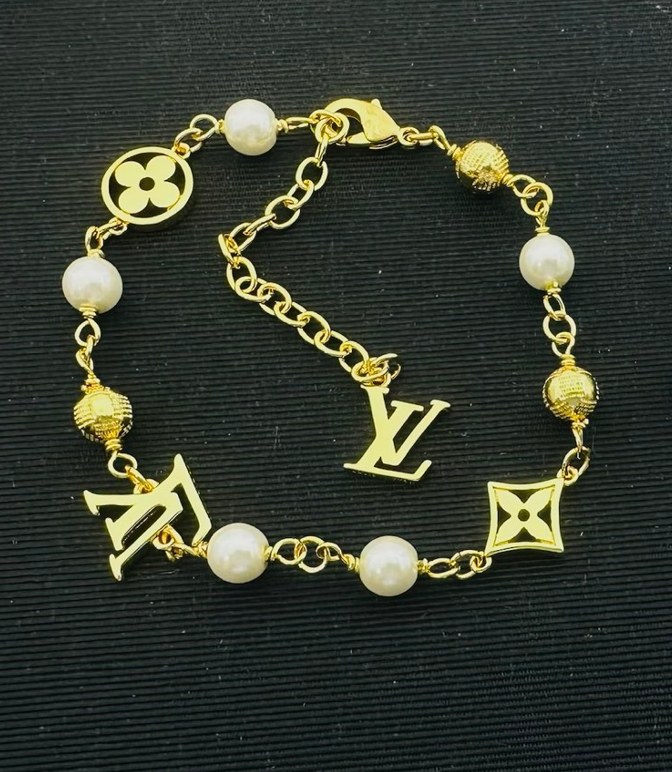 LOUIS VUITTON PEARL MONOGRAM BRACELET – Full Set - 1:1 HIGH END