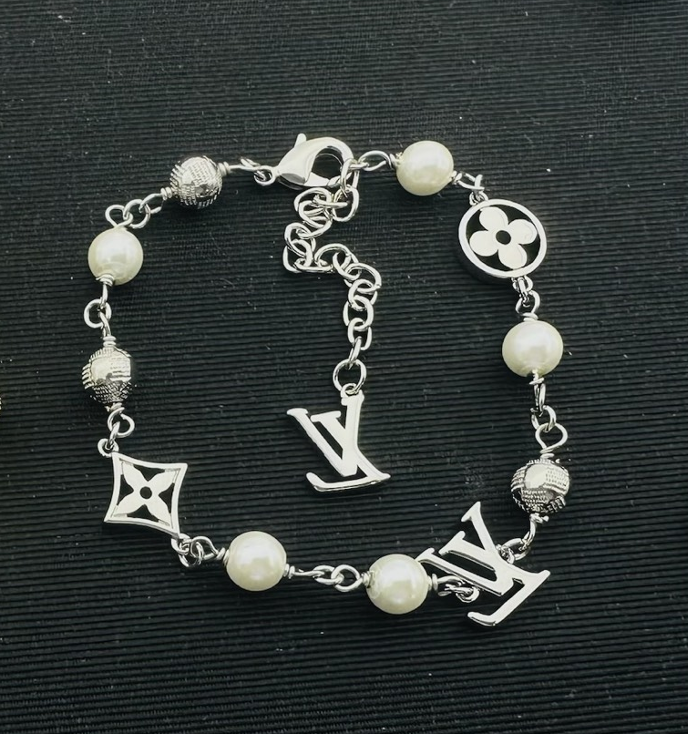 LOUIS VUITTON PEARL MONOGRAM BRACELET – Full Set - 1:1 HIGH END