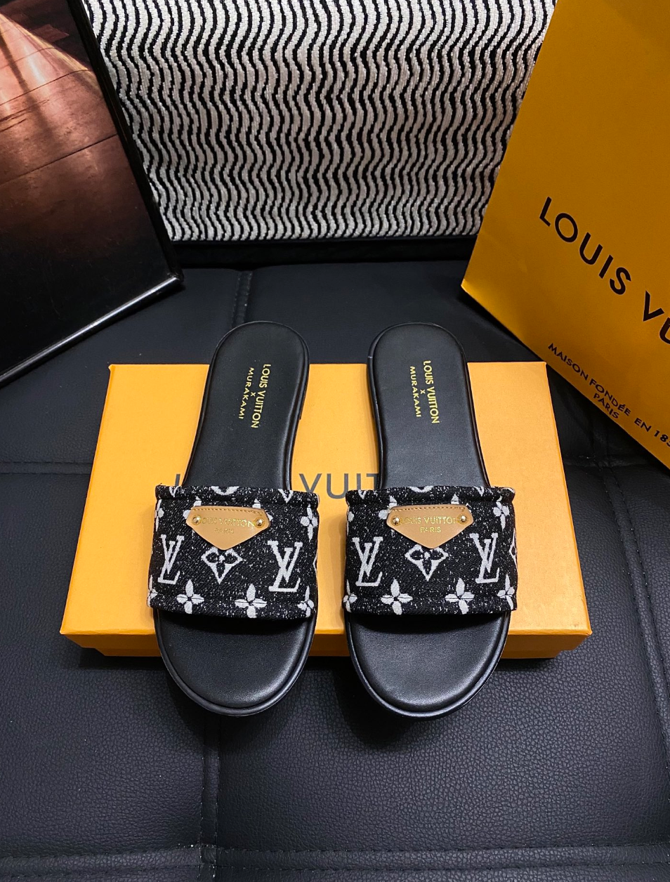LOUIS VUITTON MONOGRAM SLIDE SANDALS – FULL SET – 1:1 HIGH END