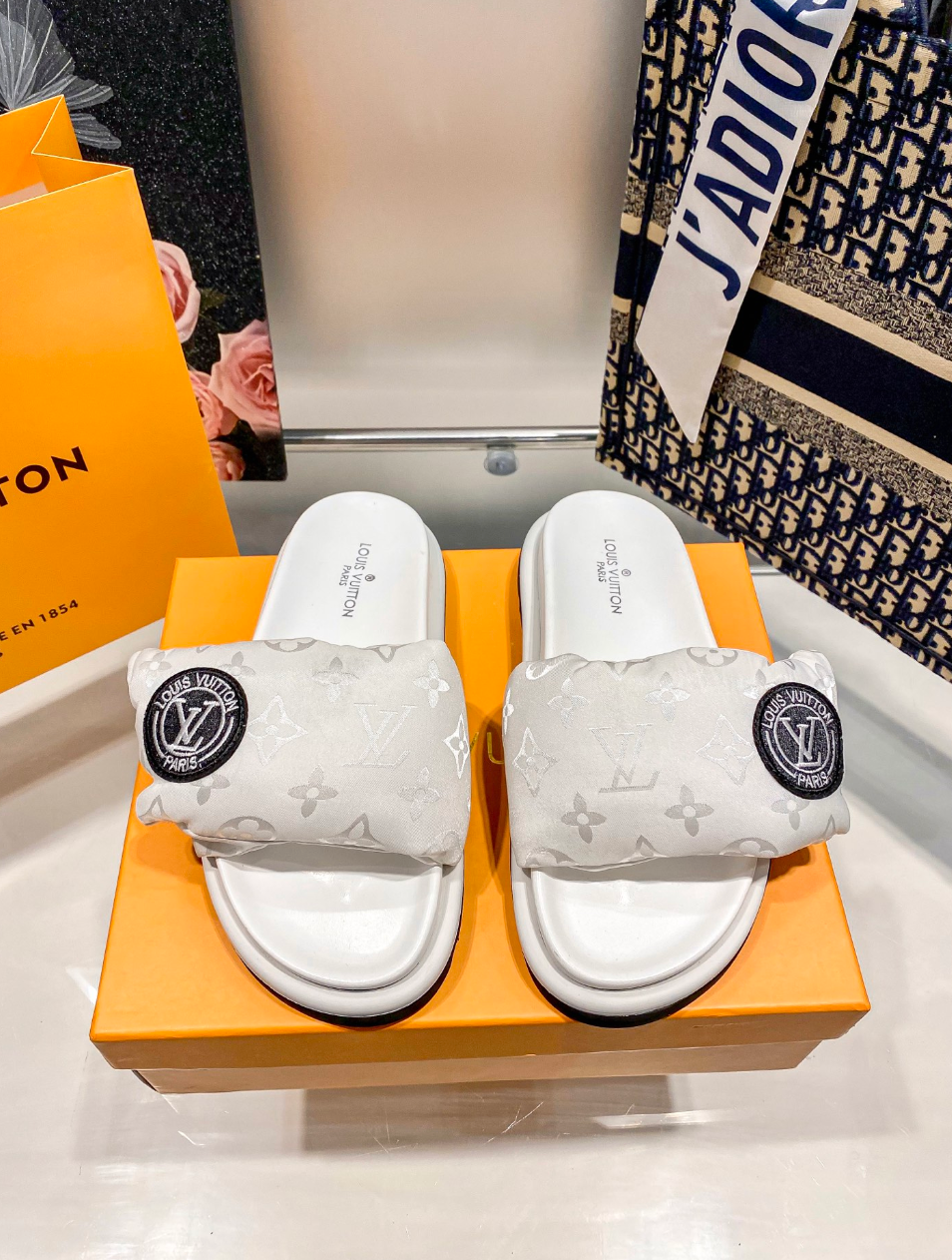 LOUIS VUITTON POOL PILLOW SANDALS – FULL SET – 1:1 HIGH END