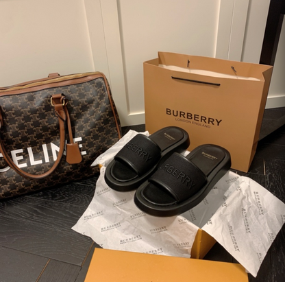BURBERRY LOGO SLIDE SANDALS – EMBROIDERED LOGO – FULL SET – 1:1 HIGH END