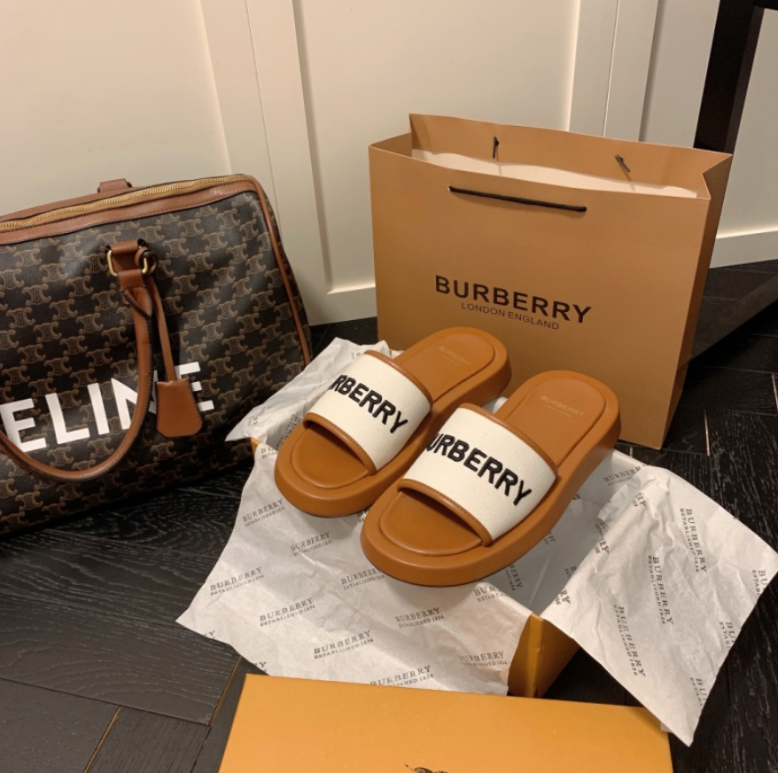 BURBERRY LOGO SLIDE SANDALS – EMBROIDERED LOGO – FULL SET – 1:1 HIGH END