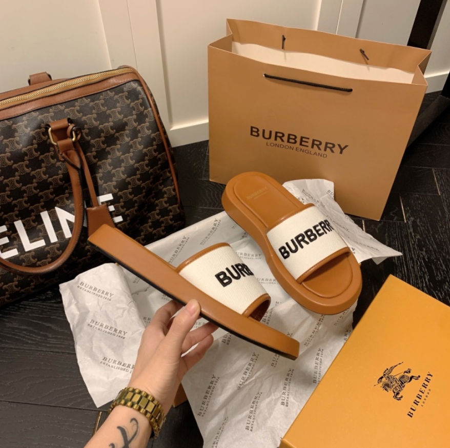 BURBERRY LOGO SLIDE SANDALS – EMBROIDERED LOGO – FULL SET – 1:1 HIGH END