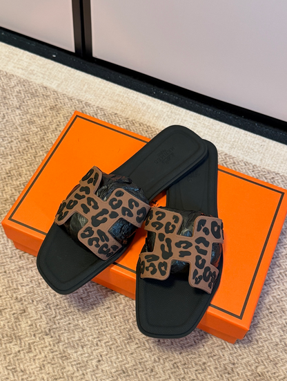 HERMÈS ORAN LEOPARD SLIDE SANDALS –  ICONIC H CUT-OUT – FULL SET – 1:1 HIGH END
